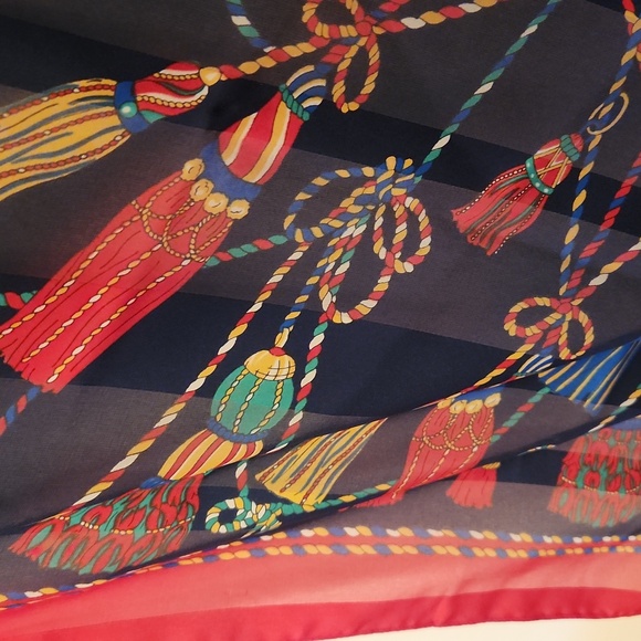 Challis By Berkshire VTG Scarf Red Blue Multi TASSEL motif 28" square - Picture 2 of 3